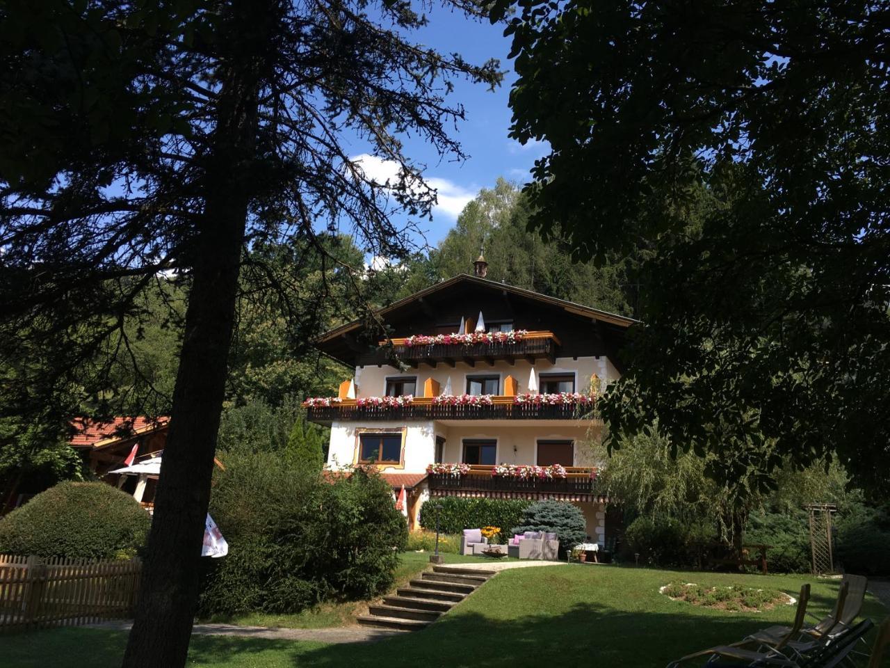 B&B Pension Karlsdorfer Hof Seeboden Exterior foto